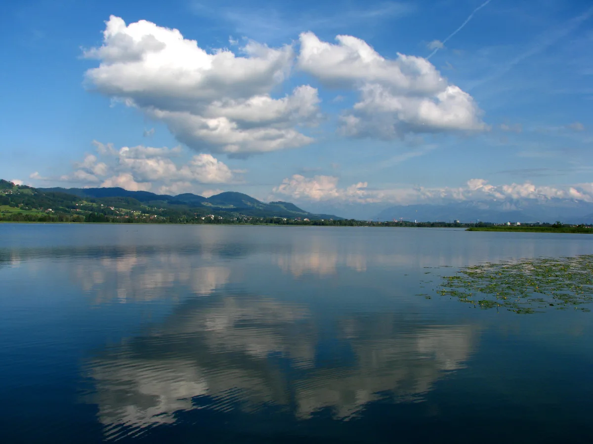 View across the Pfäffikersee towards Wetzikon and the hills of the Zürcher Oberland